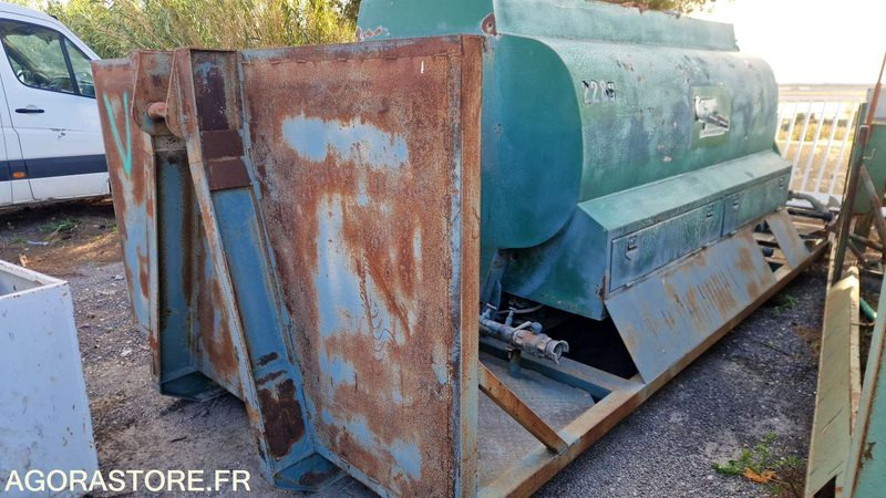 Citerne à eau avec système d'arrosage - HS - ציוד לגינה: תמונה 1 Citerne à eau avec système d'arrosage - HS - ציוד לגינה: תמונה 1