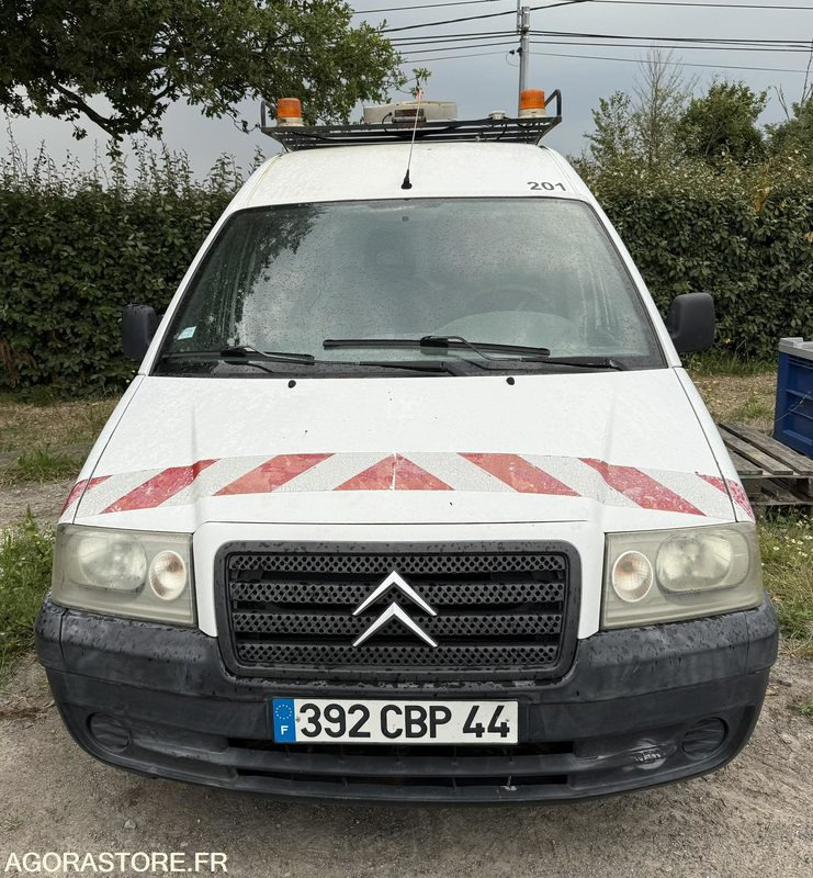 Citroën Jumpy diesel 2005 roulant CT expiré - כלי רכב מסחרי קטן: תמונה 2 Citroën Jumpy diesel 2005 roulant CT expiré - כלי רכב מסחרי קטן: תמונה 2