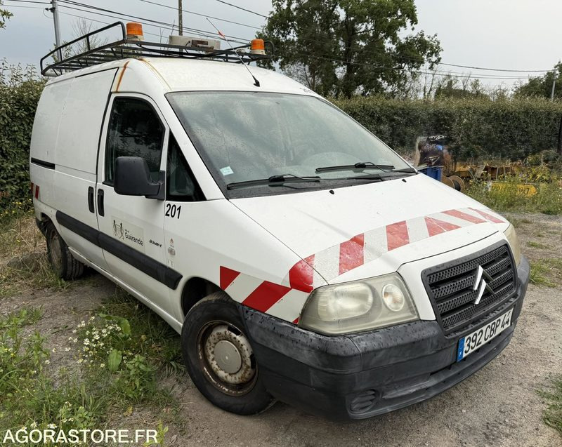 Citroën Jumpy diesel 2005 roulant CT expiré - כלי רכב מסחרי קטן: תמונה 1 Citroën Jumpy diesel 2005 roulant CT expiré - כלי רכב מסחרי קטן: תמונה 1