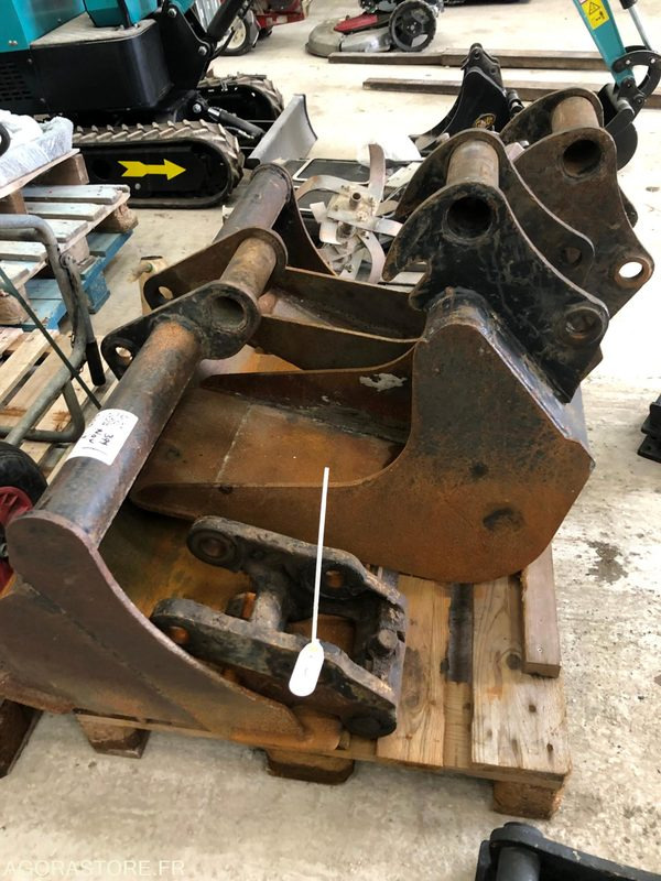 Coupleur et 3 Godets pour pelle 3 - 4.5 T - חלקי חילוף עבור מכונת בנייה: תמונה 3 Coupleur et 3 Godets pour pelle 3 - 4.5 T - חלקי חילוף עבור מכונת בנייה: תמונה 3