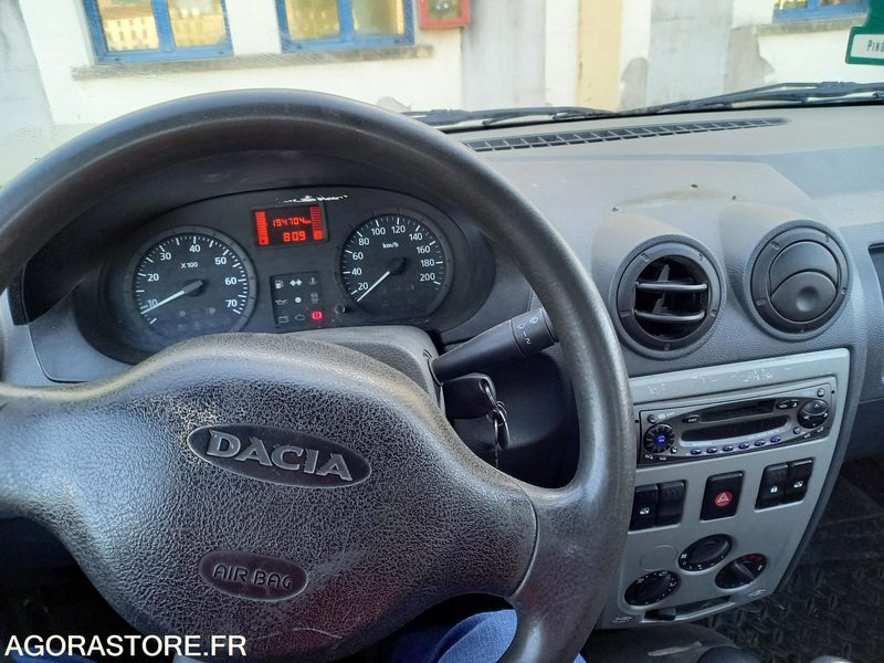 DACIA LOGAN PICK UP 2 PLACES - מכונית: תמונה 3 DACIA LOGAN PICK UP 2 PLACES - מכונית: תמונה 3