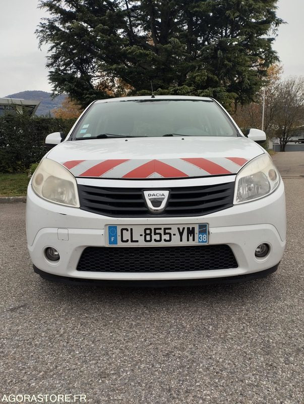 DACIA SANDERO_1.5 dCi eco2 90 cv _ CL-855-YM - מכונית: תמונה 2 DACIA SANDERO_1.5 dCi eco2 90 cv _ CL-855-YM - מכונית: תמונה 2