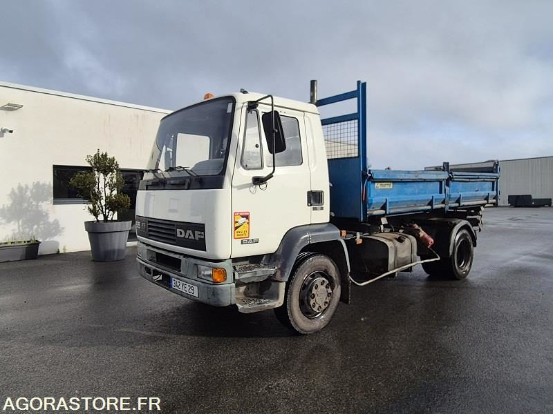 DAF 55TI TRI BENNE - משאית: תמונה 1 DAF 55TI TRI BENNE - משאית: תמונה 1