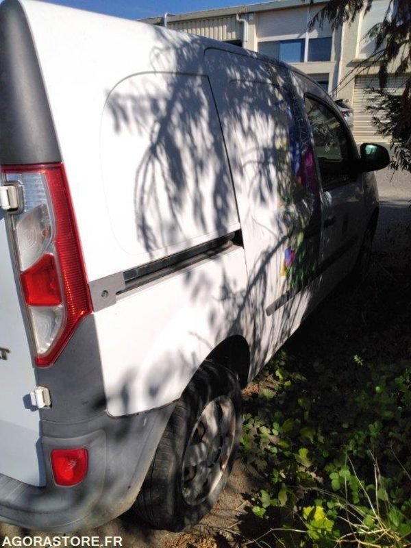 DJ-673-CJ RENAULT KANGOO 201522 kms 2014 - כלי רכב מסחרי קטן: תמונה 5 DJ-673-CJ RENAULT KANGOO 201522 kms 2014 - כלי רכב מסחרי קטן: תמונה 5