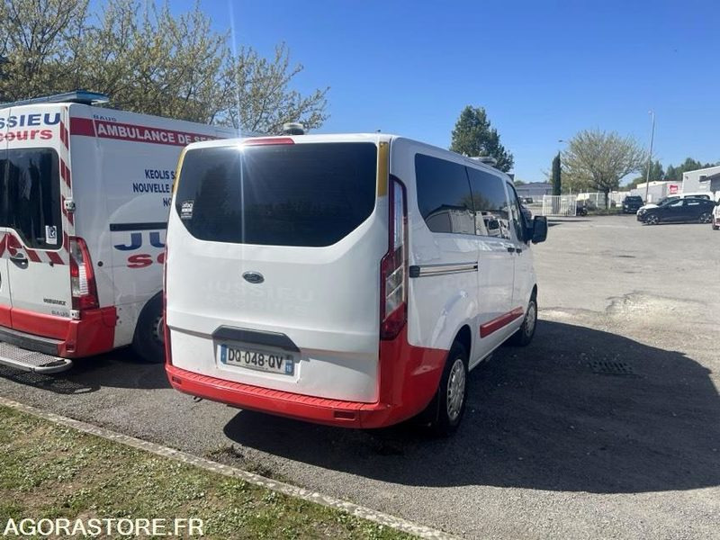 DQ-048-QV - Non Roulant - Pour pièces - FORD CUSTOM - VASP - 361 398 Kms - אמבולנס: תמונה 4 DQ-048-QV - Non Roulant - Pour pièces - FORD CUSTOM - VASP - 361 398 Kms - אמבולנס: תמונה 4