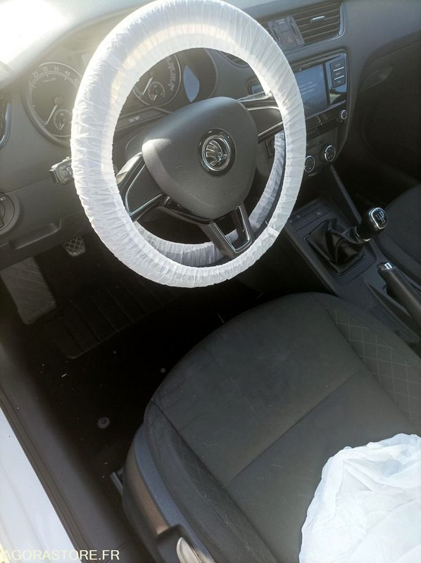 ES-805-WG - Non Roulant - Skoda Octavia - VP - 279 000 Kms - מכונית: תמונה 5 ES-805-WG - Non Roulant - Skoda Octavia - VP - 279 000 Kms - מכונית: תמונה 5
