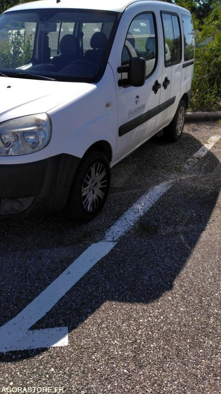FIAT DOBLO 5 PLACES 2007 - מכונית: תמונה 2 FIAT DOBLO 5 PLACES 2007 - מכונית: תמונה 2