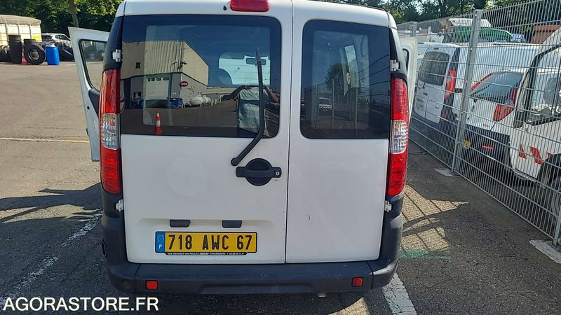 FIAT DOBLO CARGO - 2007 - 98427KM - 718 AWC 67 - כלי רכב מסחרי קטן: תמונה 4 FIAT DOBLO CARGO - 2007 - 98427KM - 718 AWC 67 - כלי רכב מסחרי קטן: תמונה 4