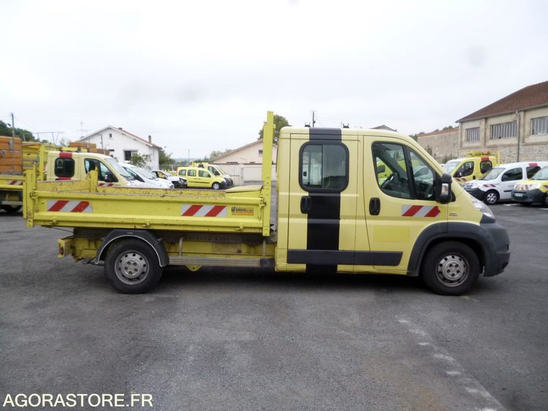 FIAT DUCATO 2.3 JTD 120 BBDC - כלי רכב מסחרי עם לוח: תמונה 4 FIAT DUCATO 2.3 JTD 120 BBDC - כלי רכב מסחרי עם לוח: תמונה 4