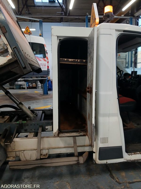 FIAT DUCATO BENNE 169544 KM AVEC CONTRE VISITE - כלי רכב מסחרי מזהיר: תמונה 4 FIAT DUCATO BENNE 169544 KM AVEC CONTRE VISITE - כלי רכב מסחרי מזהיר: תמונה 4