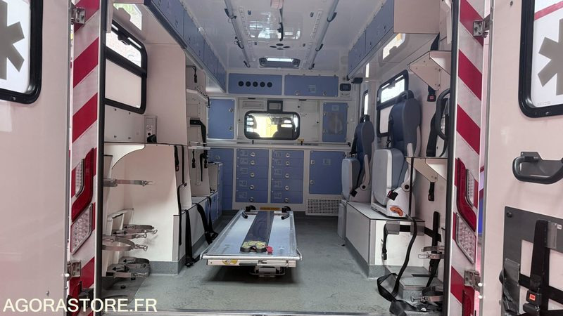 FJ-680-ZF - Non Roulant - PEUGEOT BOXER - SMUR - L3H2 4T - CG KS - 180 000 Kms - כלי רכב מסחרי עם לוח: תמונה 5 FJ-680-ZF - Non Roulant - PEUGEOT BOXER - SMUR - L3H2 4T - CG KS - 180 000 Kms - כלי רכב מסחרי עם לוח: תמונה 5