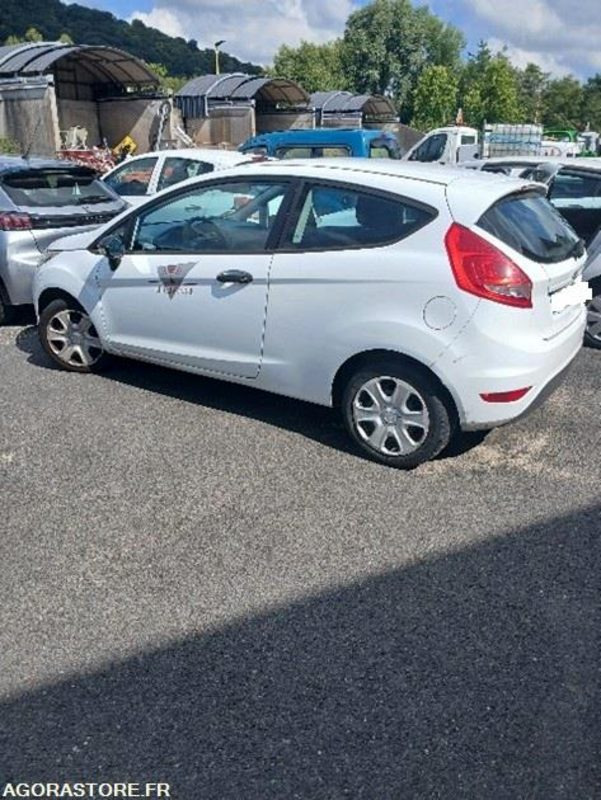 FORD FIESTA N°1 1.2 L– COULEUR BLANCHE - מכונית: תמונה 2 FORD FIESTA N°1 1.2 L– COULEUR BLANCHE - מכונית: תמונה 2