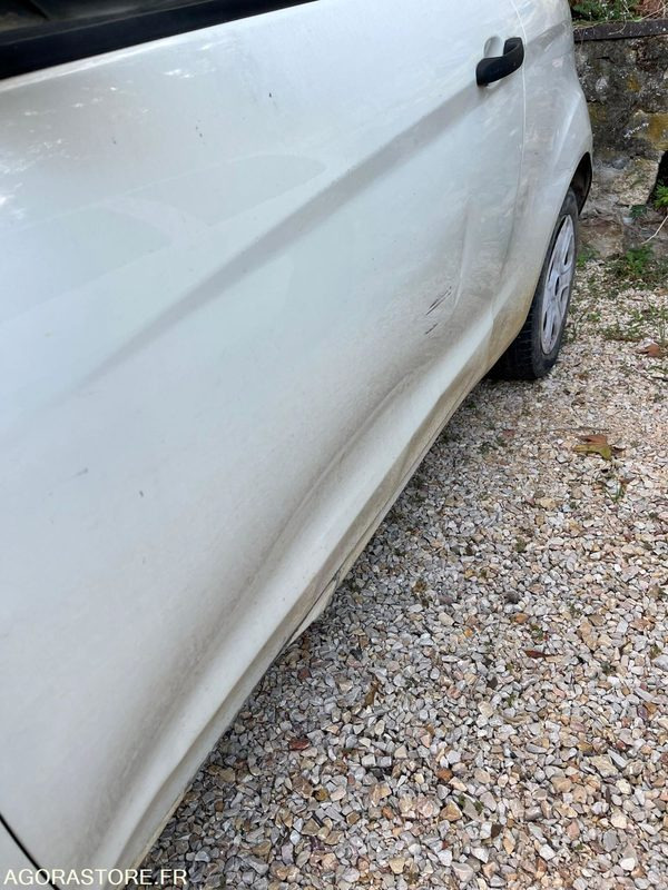 FORD KA - מכונית: תמונה 4 FORD KA - מכונית: תמונה 4