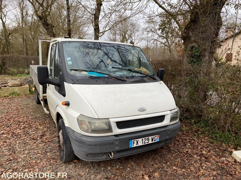FORD TRANSIT - 2004 - כלי רכב מסחרי מזהיר: תמונה 1 FORD TRANSIT - 2004 - כלי רכב מסחרי מזהיר: תמונה 1