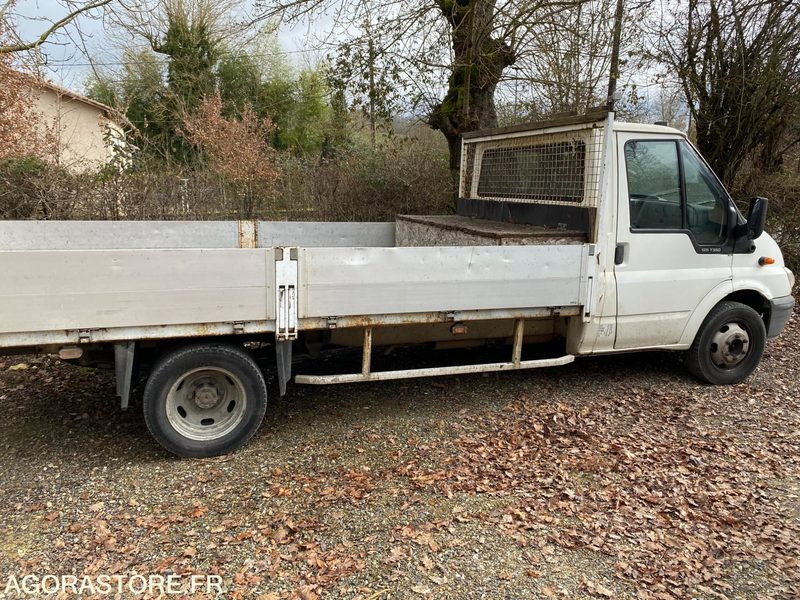 FORD TRANSIT - 2004 - כלי רכב מסחרי מזהיר: תמונה 2 FORD TRANSIT - 2004 - כלי רכב מסחרי מזהיר: תמונה 2