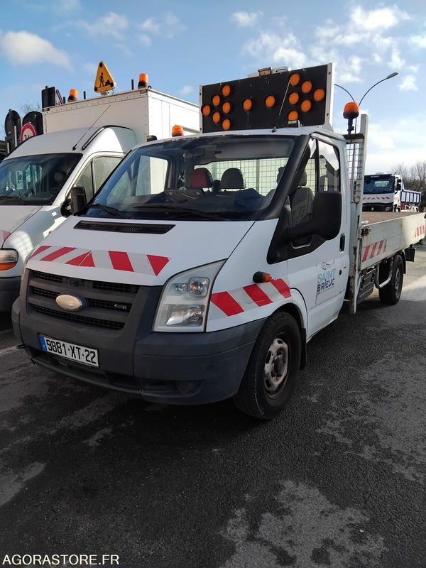 FORD Transit Plateau - כלי רכב מסחרי מזהיר: תמונה 1 FORD Transit Plateau - כלי רכב מסחרי מזהיר: תמונה 1