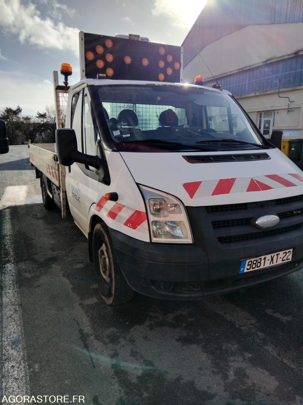 FORD Transit Plateau - כלי רכב מסחרי מזהיר: תמונה 2 FORD Transit Plateau - כלי רכב מסחרי מזהיר: תמונה 2