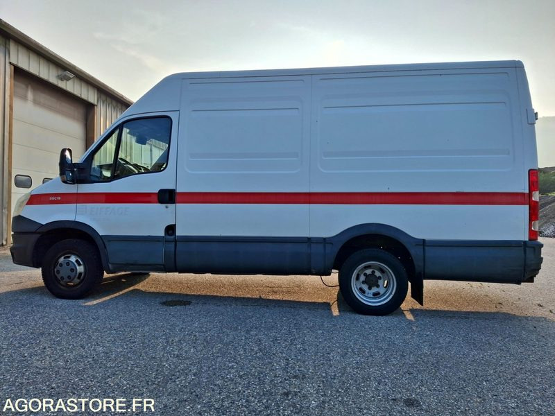 FOURGON ATELIER IVECO - 35C15 - 2012 / 365974 KM (CN747FK) - כלי רכב מסחרי עם לוח: תמונה 1 FOURGON ATELIER IVECO - 35C15 - 2012 / 365974 KM (CN747FK) - כלי רכב מסחרי עם לוח: תמונה 1