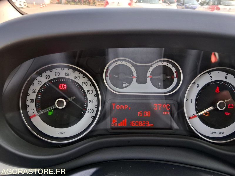 Fiat 500 L GNV POPSTAR MINISPACE DE 2016 - מכונית: תמונה 3 Fiat 500 L GNV POPSTAR MINISPACE DE 2016 - מכונית: תמונה 3