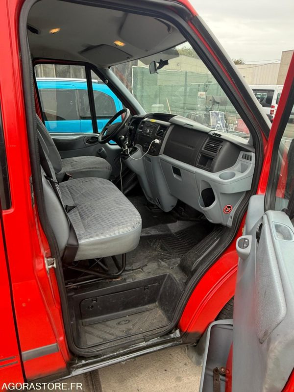 Ford - מיניבוס, כלי רכב מסחרי לנוסעים: תמונה 2 Ford - מיניבוס, כלי רכב מסחרי לנוסעים: תמונה 2