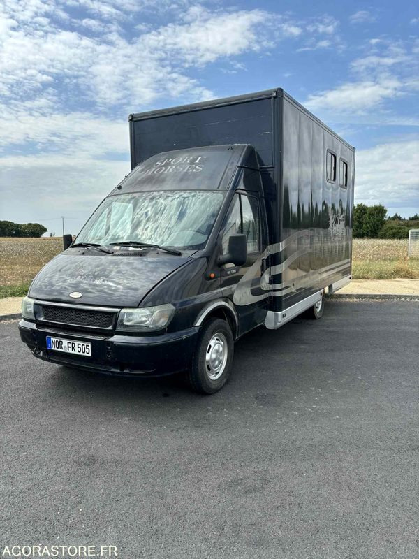 Fourgon FORD - Transport de 2 Chevaux - 2004 - 137 510 KM - כלי רכב מסחרי עם לוח: תמונה 1 Fourgon FORD - Transport de 2 Chevaux - 2004 - 137 510 KM - כלי רכב מסחרי עם לוח: תמונה 1