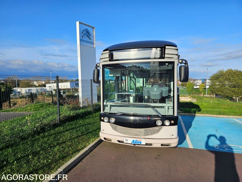 GRUAU Microbus - 2011 BON - 45500km ETAT GENERAL - מיניבוס, כלי רכב מסחרי לנוסעים: תמונה 2 GRUAU Microbus - 2011 BON - 45500km ETAT GENERAL - מיניבוס, כלי רכב מסחרי לנוסעים: תמונה 2