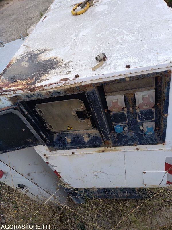 Groupe électrogène SDMO 60 kVA - ערכת גנרטורים: תמונה 4 Groupe électrogène SDMO 60 kVA - ערכת גנרטורים: תמונה 4