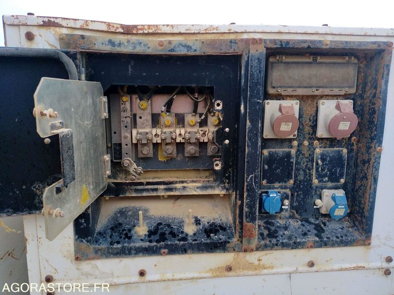 Groupe électrogène SDMO 60 kVA - ערכת גנרטורים: תמונה 5 Groupe électrogène SDMO 60 kVA - ערכת גנרטורים: תמונה 5