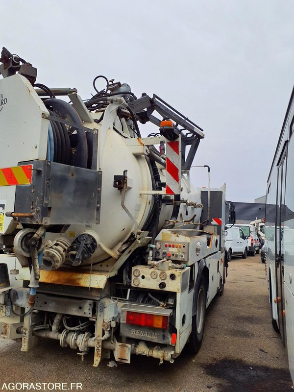 HYDROCUREUR 19T RIVARD - 2004 / 262 122 KM - משאית ואקום: תמונה 3 HYDROCUREUR 19T RIVARD - 2004 / 262 122 KM - משאית ואקום: תמונה 3