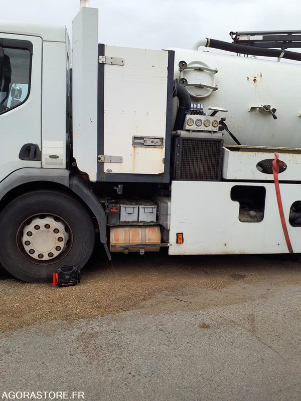 HYDROCUREUR 19T RIVARD - 2004 / 262 122 KM - משאית ואקום: תמונה 4 HYDROCUREUR 19T RIVARD - 2004 / 262 122 KM - משאית ואקום: תמונה 4