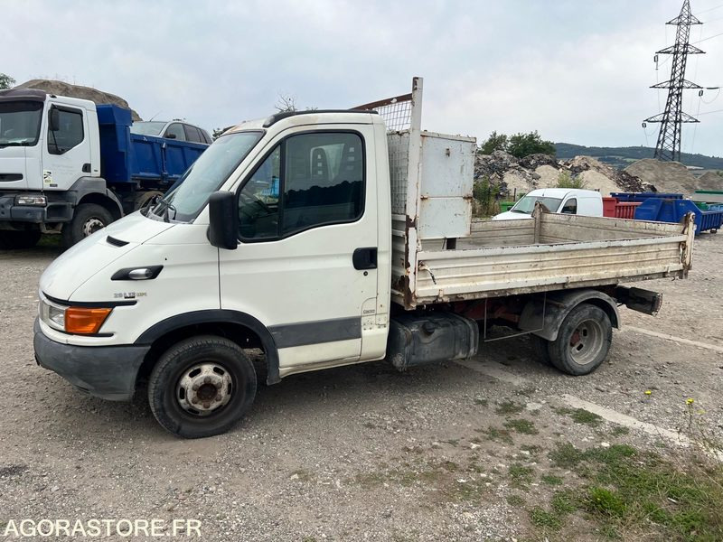 IVECO BENNE 35C12 - כלי רכב מסחרי מזהיר: תמונה 2 IVECO BENNE 35C12 - כלי רכב מסחרי מזהיר: תמונה 2