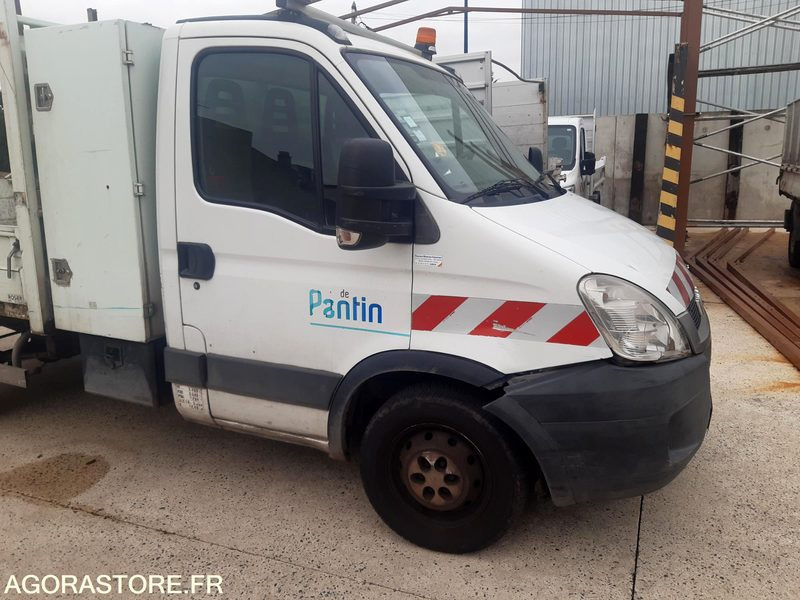 IVECO BENNE DANS L'ETAT - כלי רכב מסחרי מזהיר: תמונה 2 IVECO BENNE DANS L'ETAT - כלי רכב מסחרי מזהיר: תמונה 2