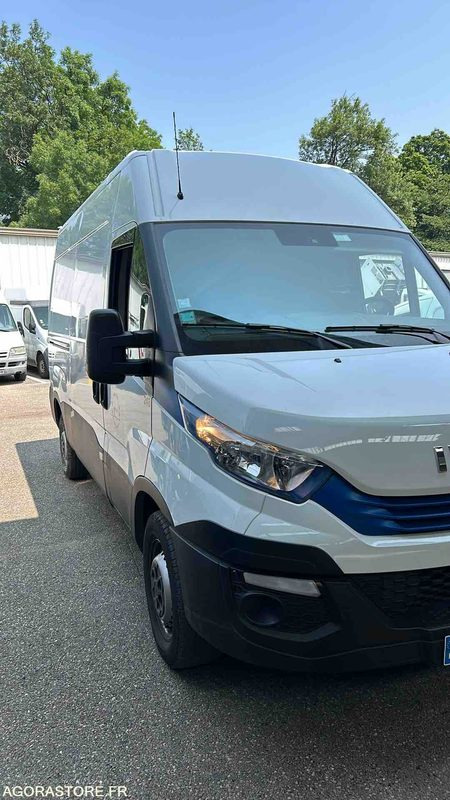 Iveco Daily 2009 - כלי רכב מסחרי עם לוח: תמונה 1 Iveco Daily 2009 - כלי רכב מסחרי עם לוח: תמונה 1