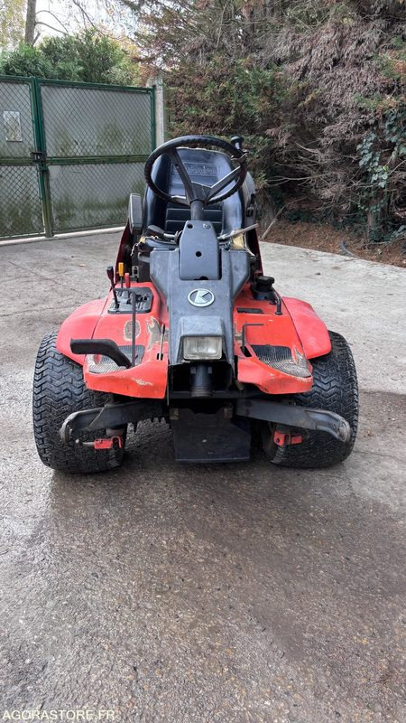 Kubota F3060 - מכסחת גינה: תמונה 2 Kubota F3060 - מכסחת גינה: תמונה 2