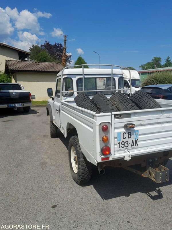 LAND ROVER DEFENDER 110 - 2012 - 81370KM - SUV: תמונה 4 LAND ROVER DEFENDER 110 - 2012 - 81370KM - SUV: תמונה 4