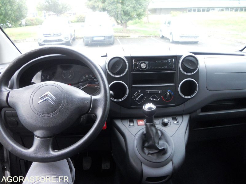 LOT 4 SLT - CITROEN BERLINGO - מכונית: תמונה 4 LOT 4 SLT - CITROEN BERLINGO - מכונית: תמונה 4