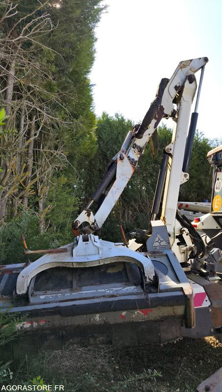 Lot Renault - Tracteur ergos 446 Roto 209 - 2009 et FAUCHEUSE NOREMAT VISIOBRA - טרקטור חקלאי: תמונה 3 Lot Renault - Tracteur ergos 446 Roto 209 - 2009 et FAUCHEUSE NOREMAT VISIOBRA - טרקטור חקלאי: תמונה 3