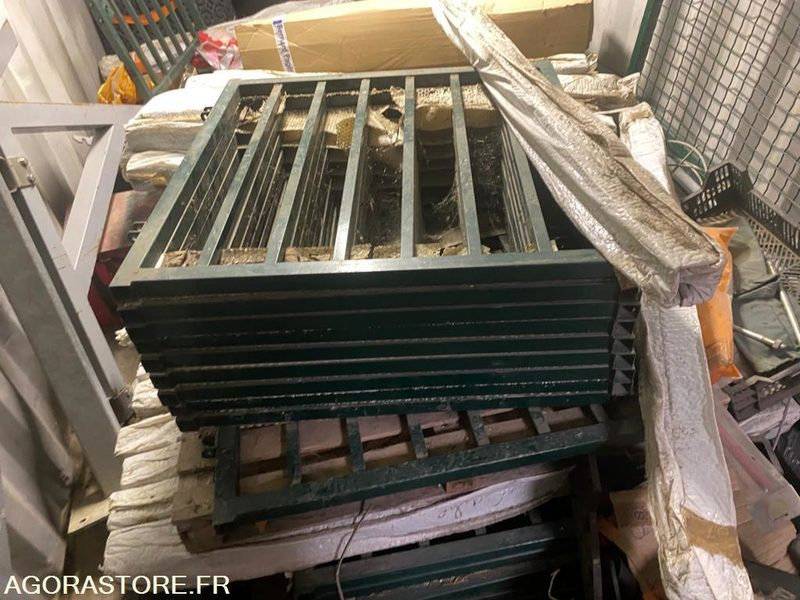 Lot de 10 portillons ACIER 100x100 Jamais mis en place - ציוד לגינה: תמונה 3 Lot de 10 portillons ACIER 100x100 Jamais mis en place - ציוד לגינה: תמונה 3