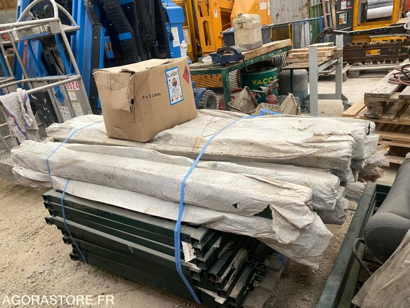 Lot de 10 portillons ACIER 100x100 Jamais mis en place - ציוד לגינה: תמונה 1 Lot de 10 portillons ACIER 100x100 Jamais mis en place - ציוד לגינה: תמונה 1