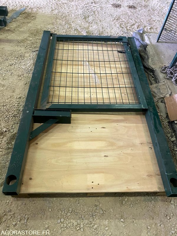 Lot de 2 portillons et 1 portail - ציוד לגינה: תמונה 1 Lot de 2 portillons et 1 portail - ציוד לגינה: תמונה 1