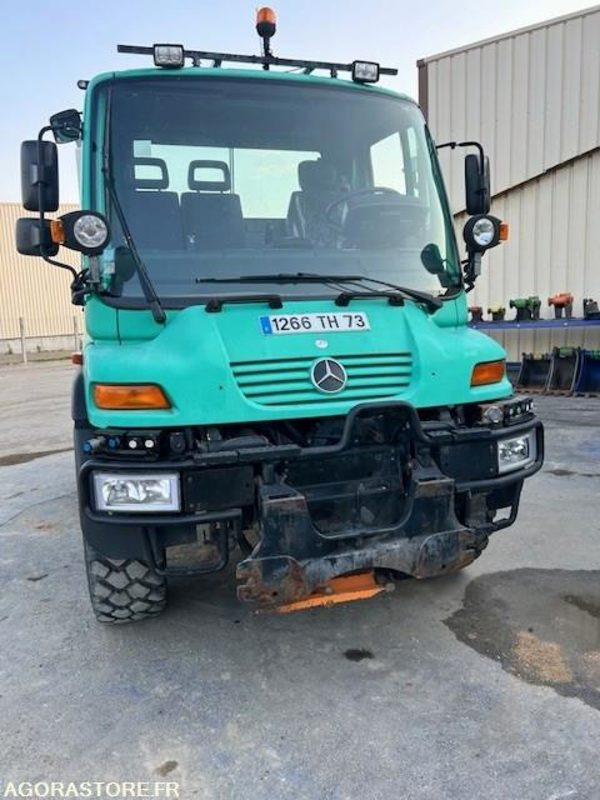 MERCEDES UNIMOG U300C VERSION COMMUNALE 2000 97652 KM - משאית: תמונה 1 MERCEDES UNIMOG U300C VERSION COMMUNALE 2000 97652 KM - משאית: תמונה 1