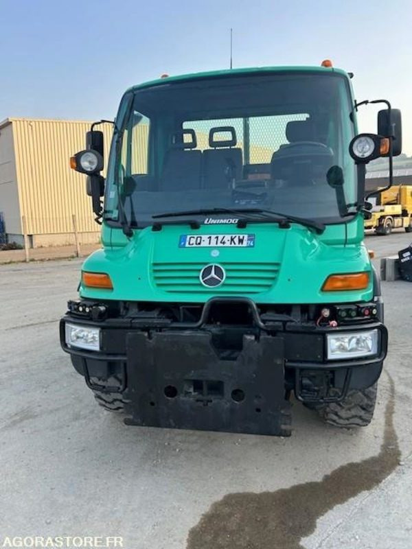 MERCEDES UNIMOG U300C VERSION COMMUNALE 2003 38210 KM + EPAREUSE CMV 450GP - משאית: תמונה 5 MERCEDES UNIMOG U300C VERSION COMMUNALE 2003 38210 KM + EPAREUSE CMV 450GP - משאית: תמונה 5