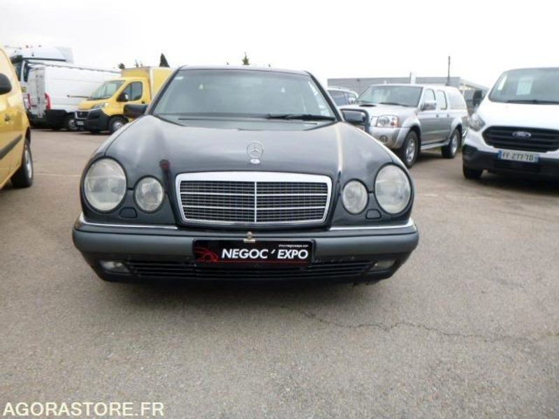 MERCEDES classe E 420 v8 W210 - 1996 - immatriculation espagnole - מכונית: תמונה 3 MERCEDES classe E 420 v8 W210 - 1996 - immatriculation espagnole - מכונית: תמונה 3