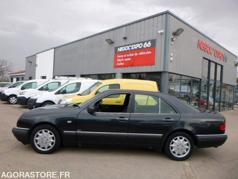 MERCEDES classe E 420 v8 W210 - 1996 - immatriculation espagnole - מכונית: תמונה 2 MERCEDES classe E 420 v8 W210 - 1996 - immatriculation espagnole - מכונית: תמונה 2