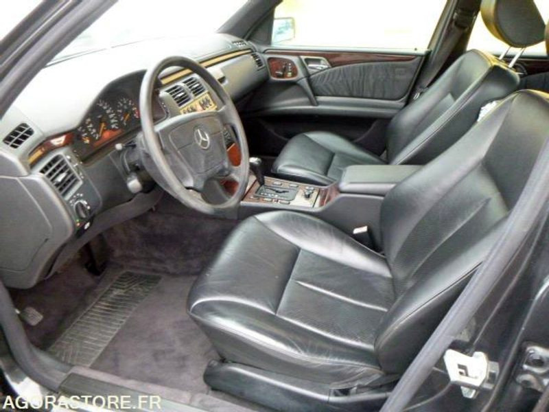 MERCEDES classe E 420 v8 W210 - 1996 - immatriculation espagnole - מכונית: תמונה 5 MERCEDES classe E 420 v8 W210 - 1996 - immatriculation espagnole - מכונית: תמונה 5