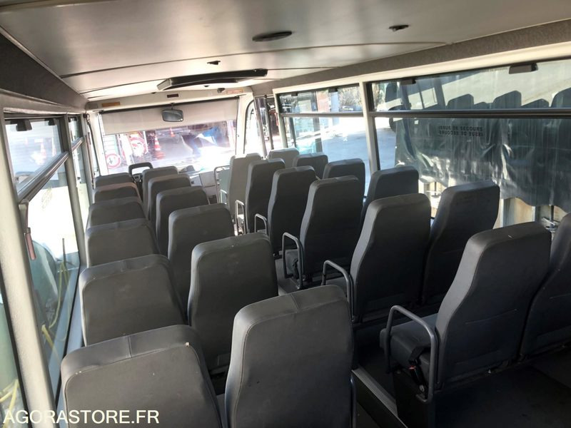 MINI-BUS MERCEDES VARIO - 127178 kms - 2000 - מיניבוס, כלי רכב מסחרי לנוסעים: תמונה 5 MINI-BUS MERCEDES VARIO - 127178 kms - 2000 - מיניבוס, כלי רכב מסחרי לנוסעים: תמונה 5