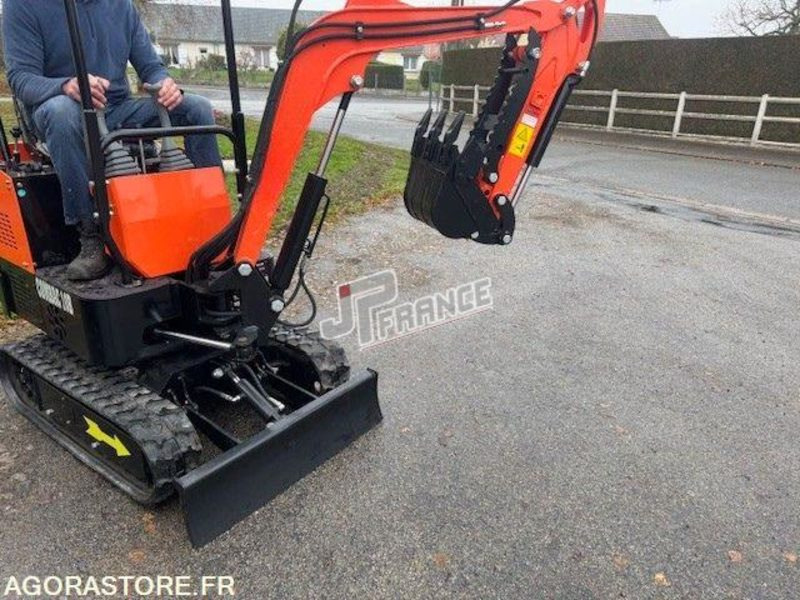 MINI PELLE A CHENILLES, MONO CYLINDRES, DIESEL, CAPACITÉ DU GODET 0.025M3, CAPAC - מכונה חקלאית: תמונה 3 MINI PELLE A CHENILLES, MONO CYLINDRES, DIESEL, CAPACITÉ DU GODET 0.025M3, CAPAC - מכונה חקלאית: תמונה 3