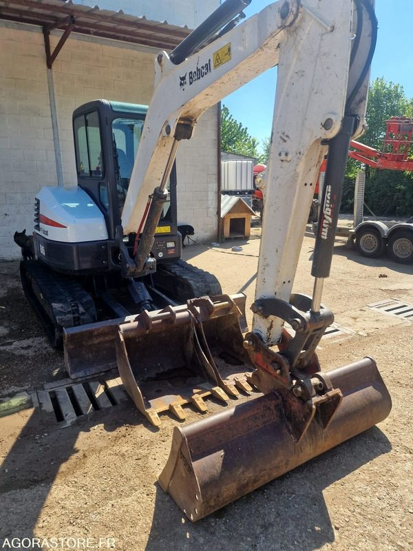 MINI PELLE SUR CHENILLE CAOUTCHOUC BOBCAT 5T E45 AVEC 3 GODETS - 2017 - 1715h - מיני מחפר: תמונה 1 MINI PELLE SUR CHENILLE CAOUTCHOUC BOBCAT 5T E45 AVEC 3 GODETS - 2017 - 1715h - מיני מחפר: תמונה 1
