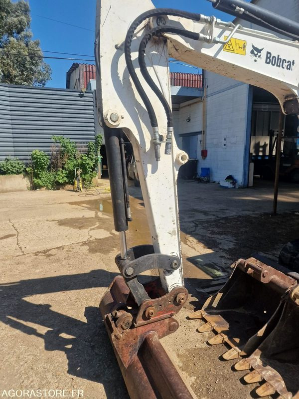 MINI PELLE SUR CHENILLE CAOUTCHOUC BOBCAT 5T E45 AVEC 3 GODETS - 2017 - 1715h - מיני מחפר: תמונה 4 MINI PELLE SUR CHENILLE CAOUTCHOUC BOBCAT 5T E45 AVEC 3 GODETS - 2017 - 1715h - מיני מחפר: תמונה 4