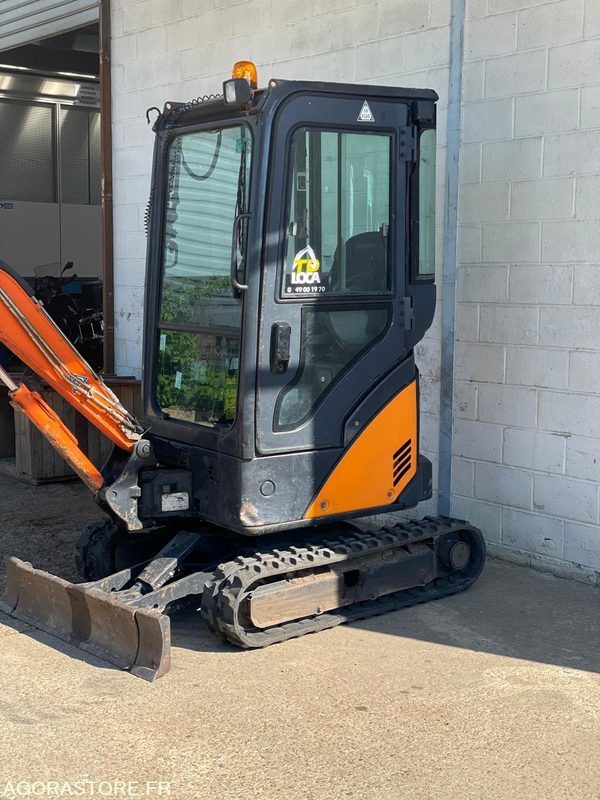 MINI-PELLE SUR CHENILLE CAOUTCHOUC HITACHI ZX17U-2 15CV 1.9T AVEC 3 GODETS - מחפר: תמונה 5 MINI-PELLE SUR CHENILLE CAOUTCHOUC HITACHI ZX17U-2 15CV 1.9T AVEC 3 GODETS - מחפר: תמונה 5